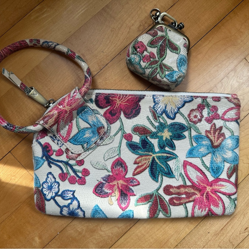 Hobo Brand Sable Wristlet Leather Botanic Print Clutch+ Coin Purse. NWOT